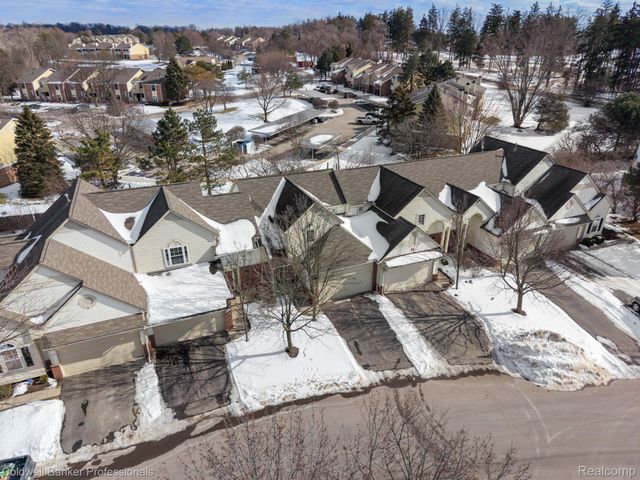 38178 Saratoga Circle, Farmington Hills, MI 48331