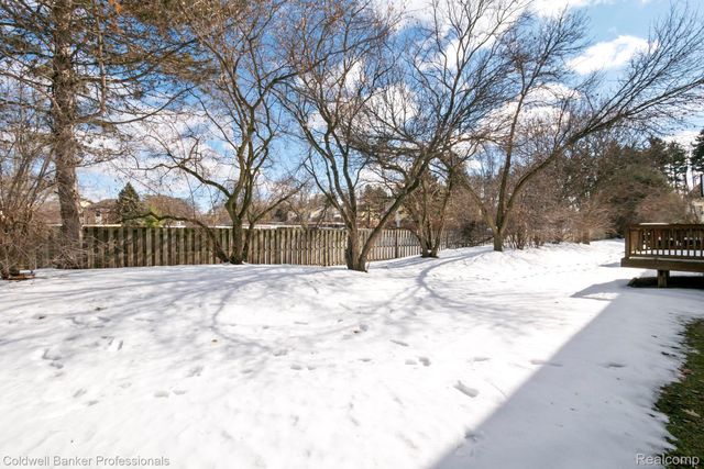 38178 Saratoga Circle, Farmington Hills, MI 48331