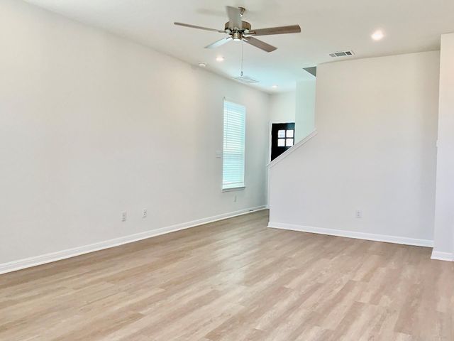 2208 Cornfield DR B, Pflugerville, TX 78660