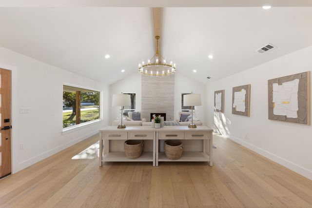 6415 Axton Lane, Dallas, TX 75214