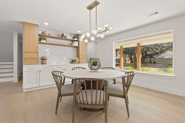 6415 Axton Lane, Dallas, TX 75214