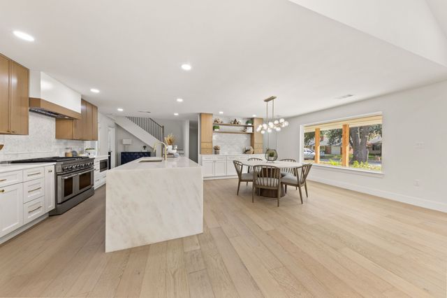 6415 Axton Lane, Dallas, TX 75214