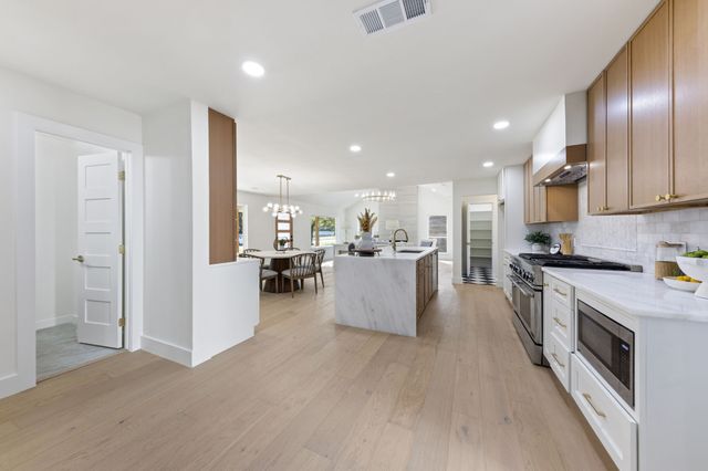 6415 Axton Lane, Dallas, TX 75214