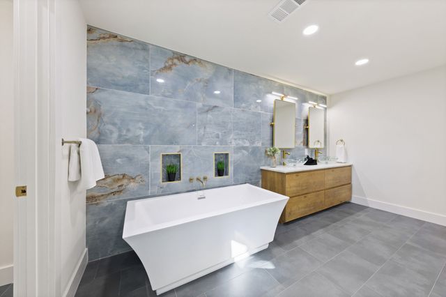 6415 Axton Lane, Dallas, TX 75214