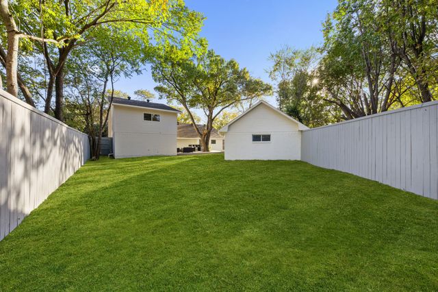 6415 Axton Lane, Dallas, TX 75214