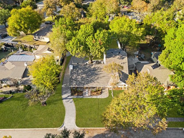 6415 Axton Lane, Dallas, TX 75214