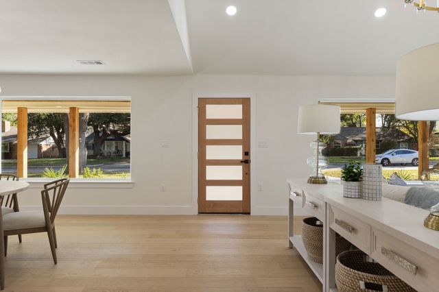 6415 Axton Lane, Dallas, TX 75214