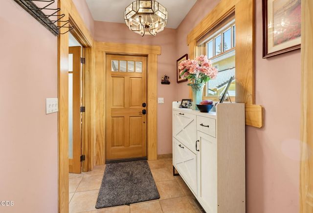 19 Geneva Street, Medford, OR 97504