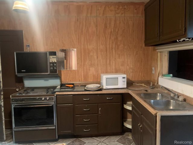 4027 Oliver Street, Detroit, MI 48211