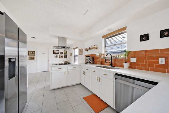 323 Gentilly Drive, Katy, TX 77450