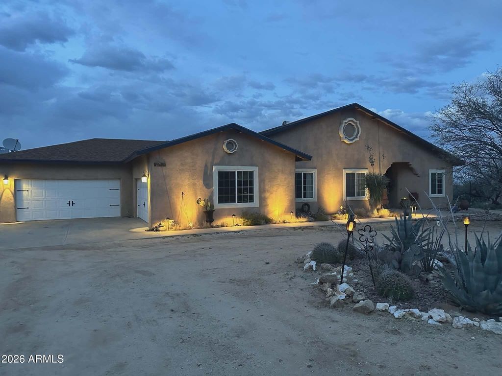 7530 W Bucking Horse Road, Sahuarita, AZ 85629