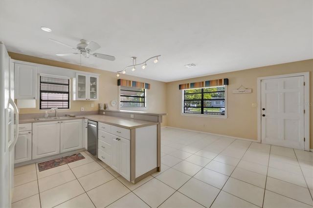 5630 13TH AVENUE N, St Petersburg, FL 33710