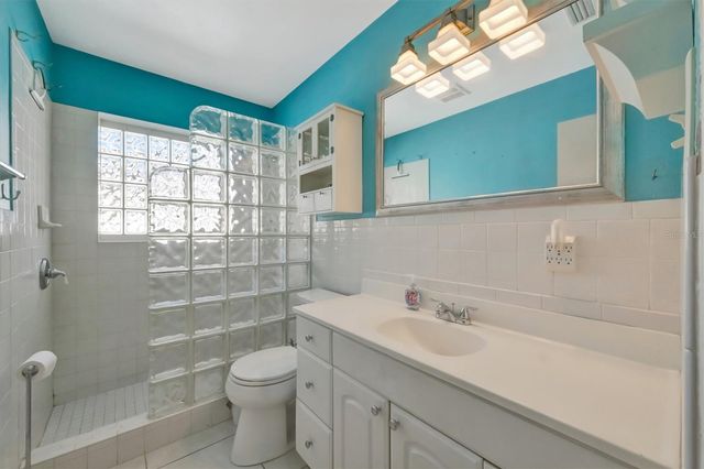 5630 13TH AVENUE N, St Petersburg, FL 33710