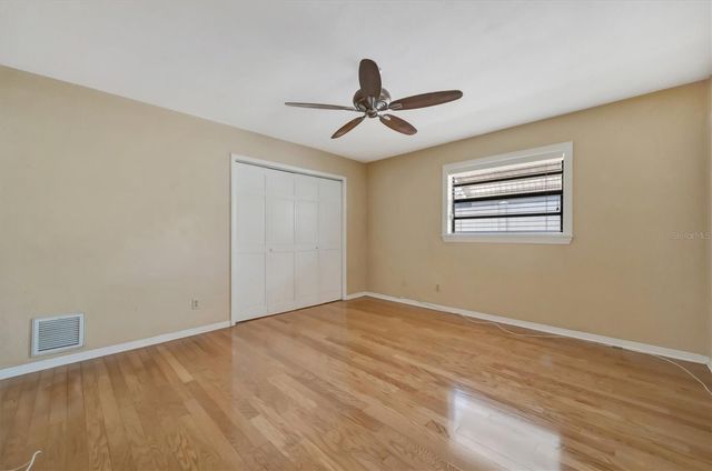 5630 13TH AVENUE N, St Petersburg, FL 33710