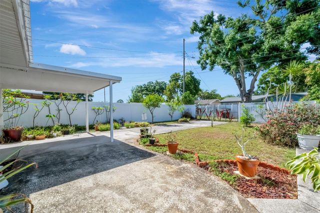 5630 13TH AVENUE N, St Petersburg, FL 33710