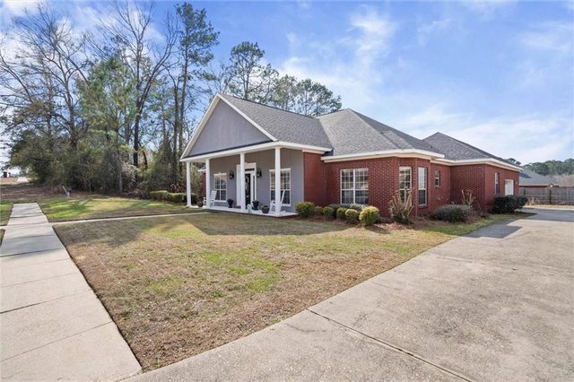 1619 Gold Stream Drive, Saraland, AL 36571