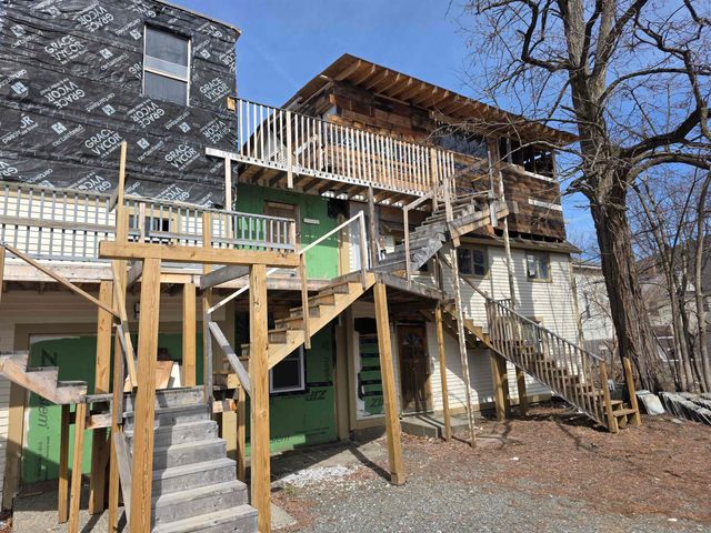 33 Oak Street, Brattleboro, VT 05301