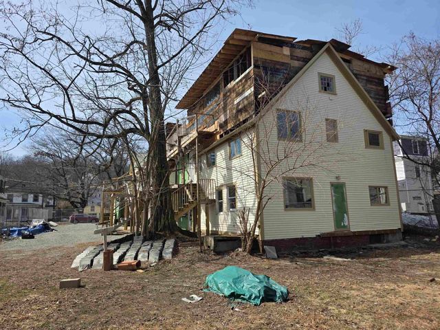 33 Oak Street, Brattleboro, VT 05301