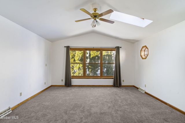 10 Crescent Avenue, Amsterdam, NY 12010