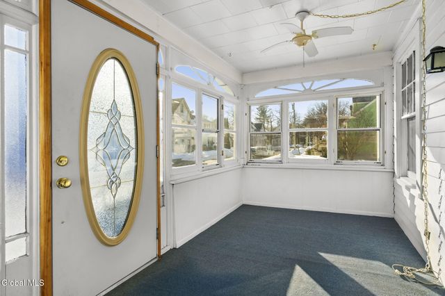 10 Crescent Avenue, Amsterdam, NY 12010