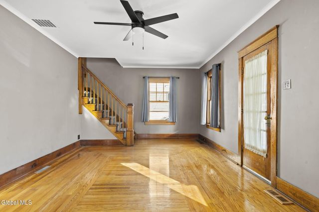 10 Crescent Avenue, Amsterdam, NY 12010