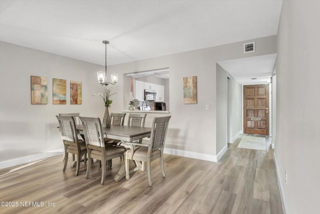 7908 LOS ROBLES Court, 7908, Jacksonville, FL 32256