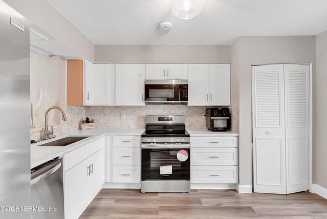 7908 LOS ROBLES Court, 7908, Jacksonville, FL 32256