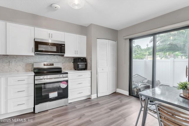 7908 LOS ROBLES Court, 7908, Jacksonville, FL 32256