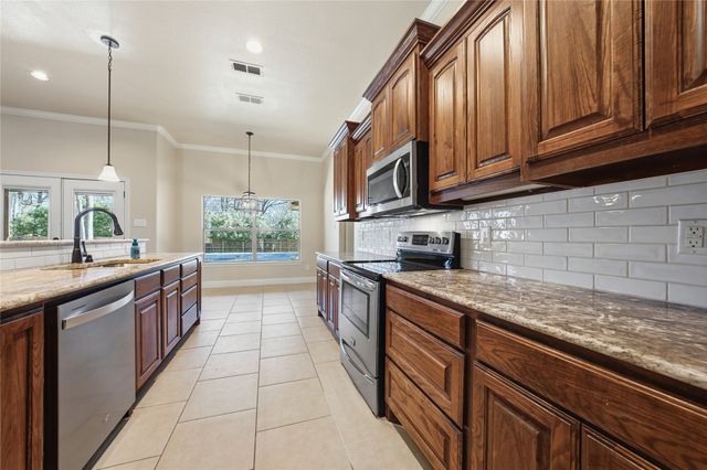 120 Paseo Patricia Street, Gun Barrel City, TX 75156