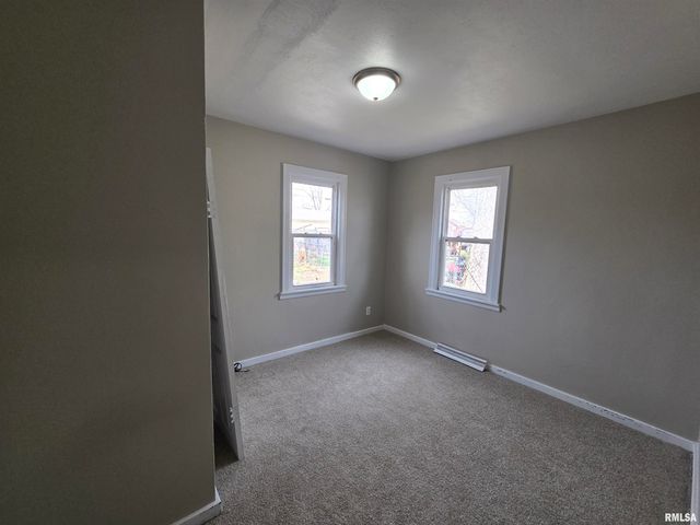 10617 N STATE Street, Mossville, IL 61552