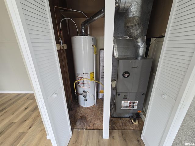 10617 N STATE Street, Mossville, IL 61552