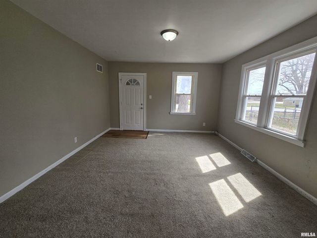 10617 N STATE Street, Mossville, IL 61552