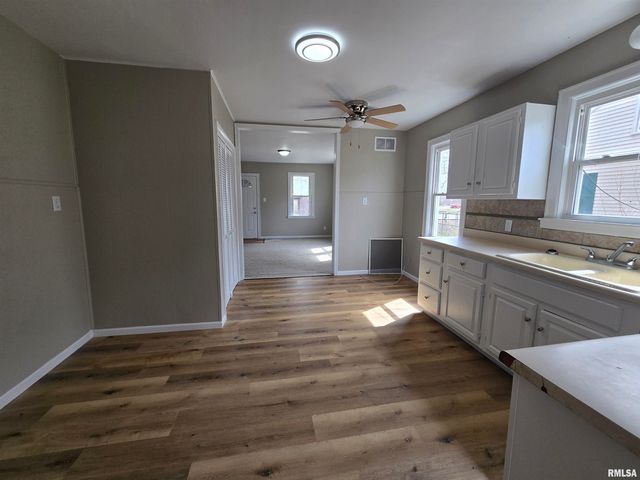 10617 N STATE Street, Mossville, IL 61552