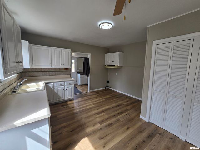 10617 N STATE Street, Mossville, IL 61552