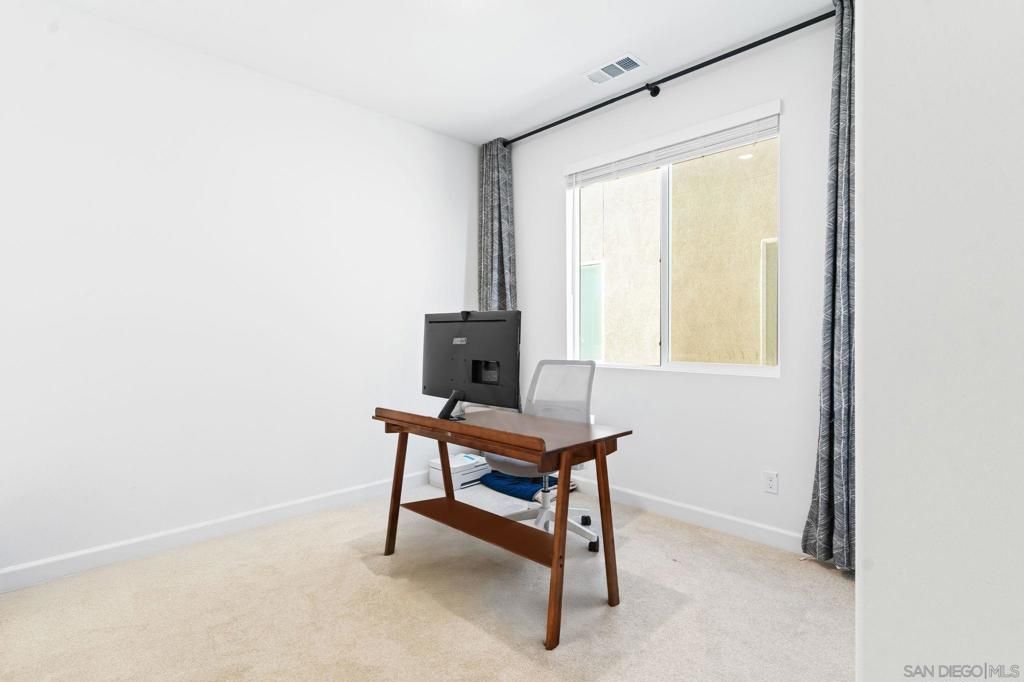 Image 13 of property listing at 2158 Tributary Dr 1, Chula Vista, CA 91913