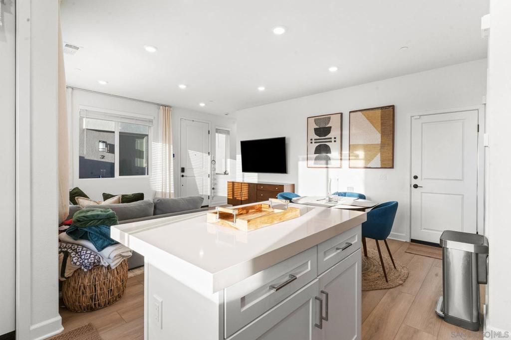 Image 6 of property listing at 2158 Tributary Dr 1, Chula Vista, CA 91913