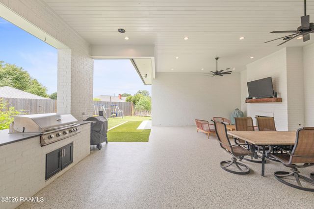 106 Little Hickory Court, Lafayette, LA 70508