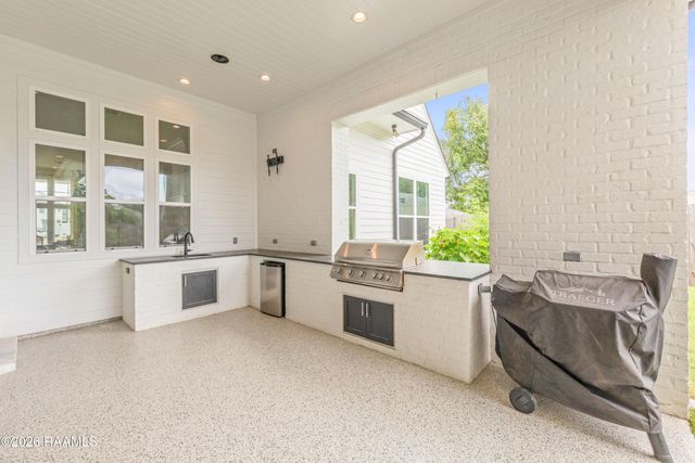 106 Little Hickory Court, Lafayette, LA 70508