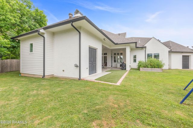 106 Little Hickory Court, Lafayette, LA 70508