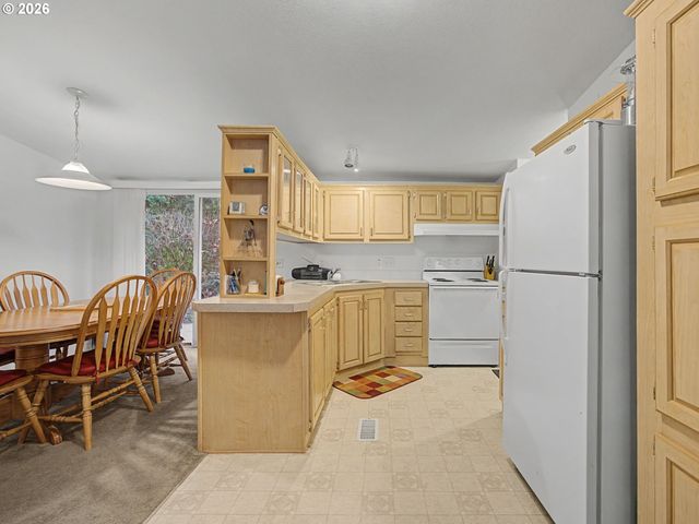 53164 E SYLVAN Way, Sandy, OR 97055