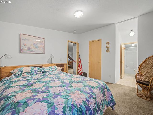 53164 E SYLVAN Way, Sandy, OR 97055