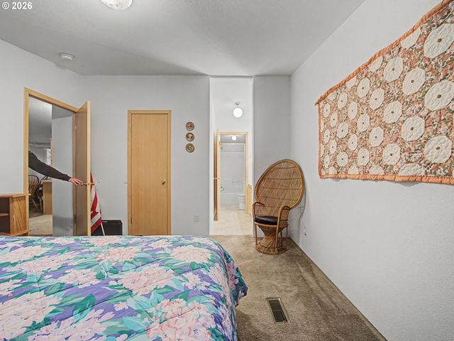 53164 E SYLVAN Way, Sandy, OR 97055