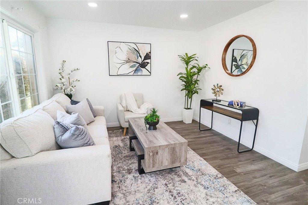 1602 N King Street E1, Santa Ana, CA 92706