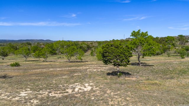 0019 Clearwater, Comfort, TX 78013