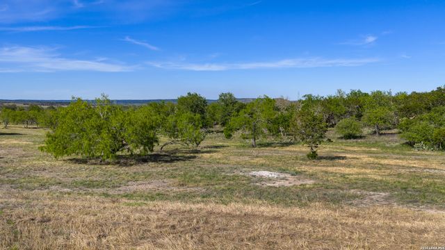 0019 Clearwater, Comfort, TX 78013