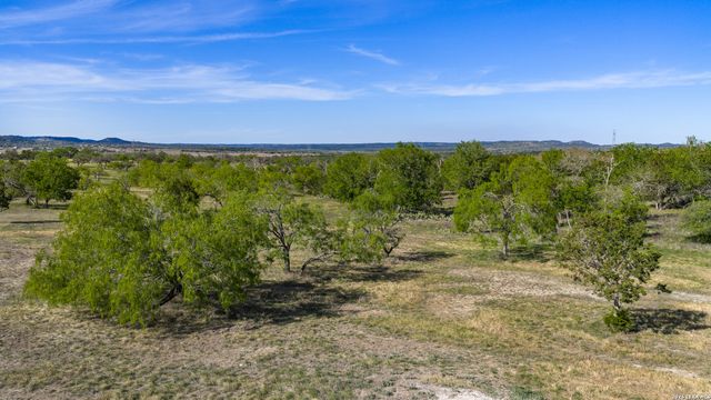 0019 Clearwater, Comfort, TX 78013