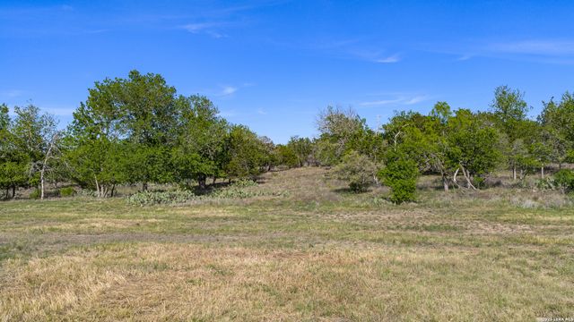 0019 Clearwater, Comfort, TX 78013