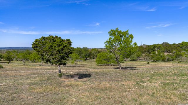 0019 Clearwater, Comfort, TX 78013