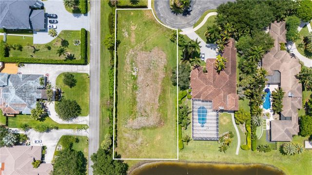 10991 Northstar Street, Davie, FL 33324