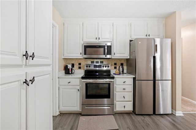 1300 Sunflower Court, Locust Grove, GA 30248